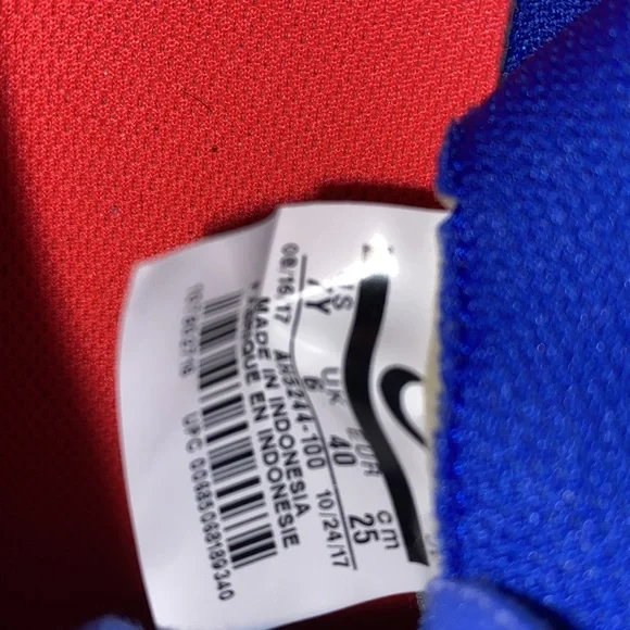 Women’s Nike tennis Shoes - Picture 3 of 3